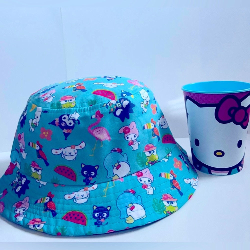 NEW!!! Hello Kitty And Friends Womenโs Bucket Hat & Cup Bundle-16oz-(NWT)